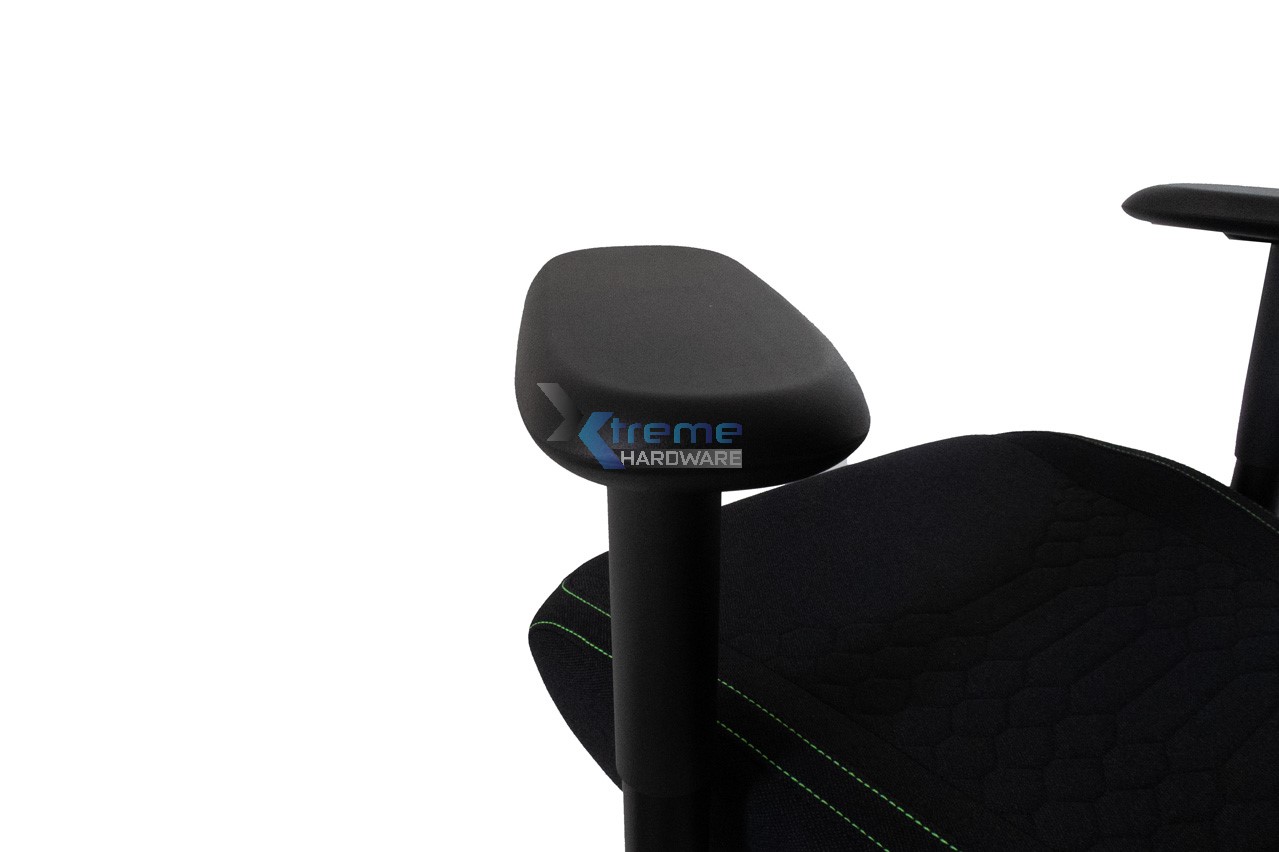 Razer Iskur V2 X 42 f66c7